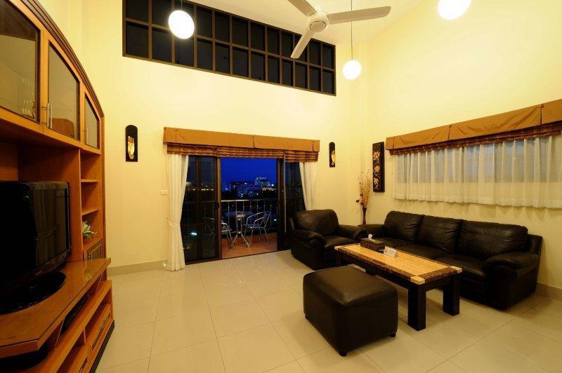 Royal Park Apartments Jomtien Beach Exterior photo