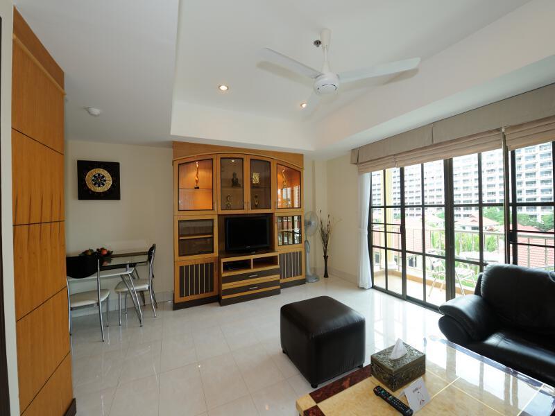 Royal Park Apartments Jomtien Beach Exterior photo